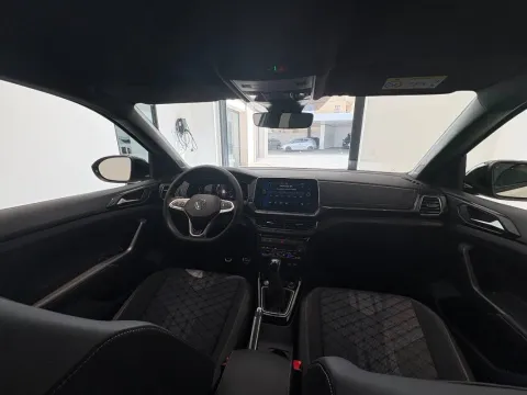 Volkswagen T-Cross 1.0 tsi R-Line 115cv - Immagine 11