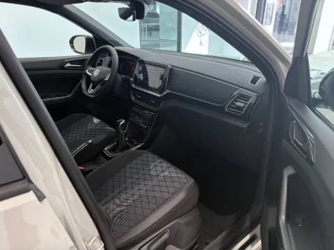 Volkswagen T-Cross 1.0 tsi R-Line 115cv - Immagine 12