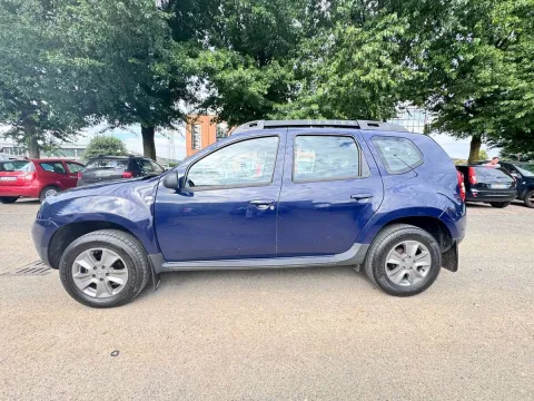 Dacia Duster 1.6 Laureate 4x2 105cv - Immagine 7