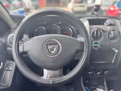 Dacia Duster 1.6 Laureate 4x2 105cv - Immagine 18