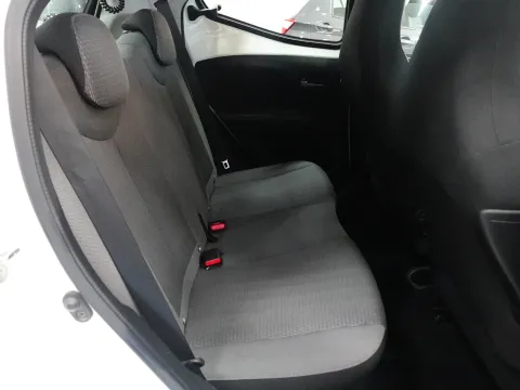 Toyota Aygo 5p 1.0 x-cool 72cv - Immagine 19