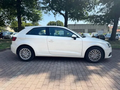 Audi A3 1.6 tdi Ambition - Immagine 4
