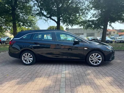 Opel Astra Sports Tourer 1.6 cdti Innovation s&s 110cv - Immagine 4