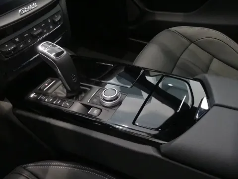 Maserati Ghibli 3.0 V6 ds Gransport 275cv auto my19 - Immagine 6