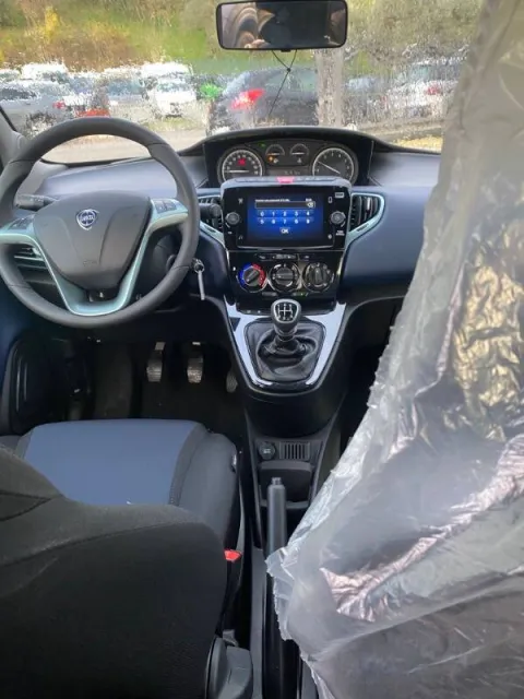 Lancia Ypsilon 1.2 Gold Plus Gpl 69cv - Immagine 8