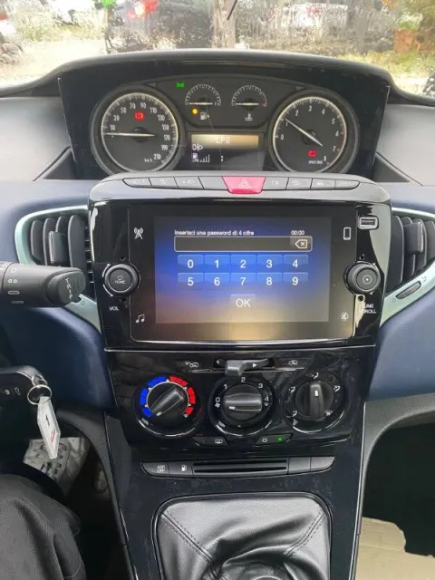 Lancia Ypsilon 1.2 Gold Plus Gpl 69cv - Immagine 9