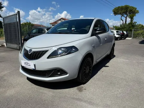 Lancia Ypsilon 1.2 Silver Gpl 69cv - Immagine 1