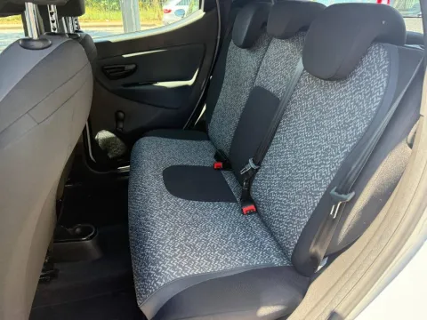 Lancia Ypsilon 1.2 Silver Gpl 69cv - Immagine 13