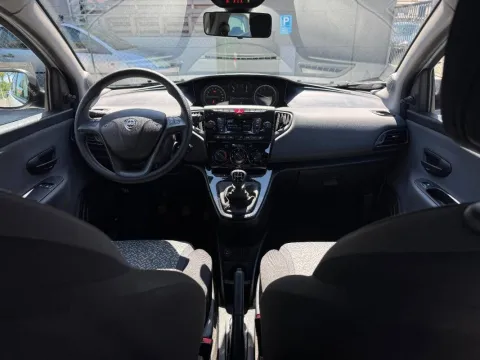 Lancia Ypsilon 1.2 Silver Gpl 69cv - Immagine 14