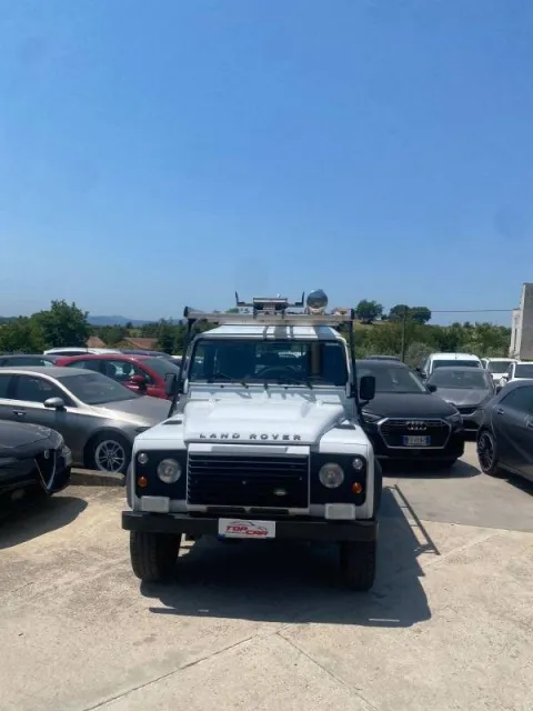 Land Rover Defender 90 2.2 td SE SW - Immagine 2