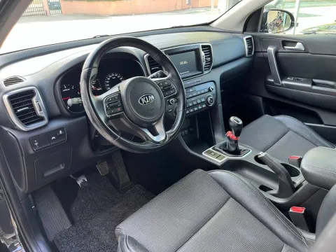 Kia Sportage 1.7 crdi Class Style Pack 2wd 115cv - Immagine 9