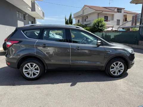 Ford Kuga 1.5 ecoboost Business s&s 2wd 120cv my18 - Immagine 6