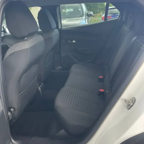 Peugeot 2008 1.5 bluehdi Active s&s 100cv - Immagine 9