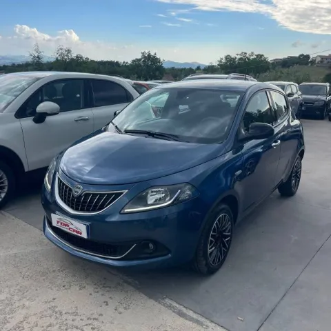 Lancia Ypsilon 1.0 firefly hybrid Platino s&s 70cv - Immagine 2