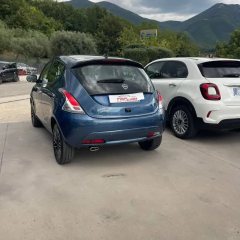 Lancia Ypsilon 1.0 firefly hybrid Platino s&s 70cv - Immagine 5