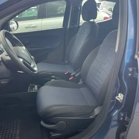 Lancia Ypsilon 1.0 firefly hybrid Platino s&s 70cv - Immagine 8