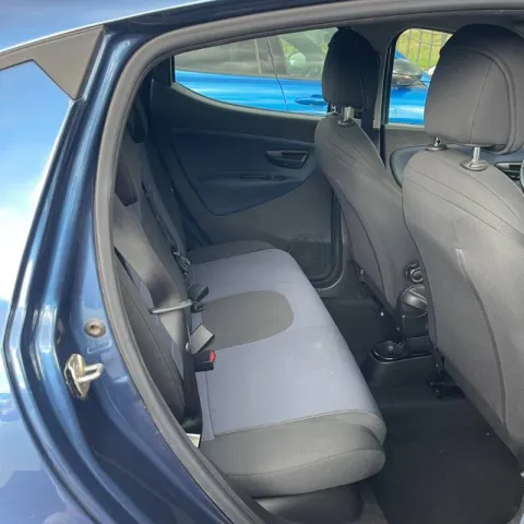 Lancia Ypsilon 1.0 firefly hybrid Platino s&s 70cv - Immagine 9