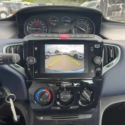 Lancia Ypsilon 1.0 firefly hybrid Platino s&s 70cv - Immagine 16