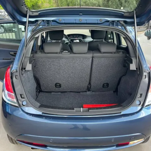 Lancia Ypsilon 1.0 firefly hybrid Platino s&s 70cv - Immagine 19