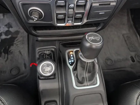 Jeep Wrangler Unlimited 2.2 mjt II Sahara auto - Immagine 17