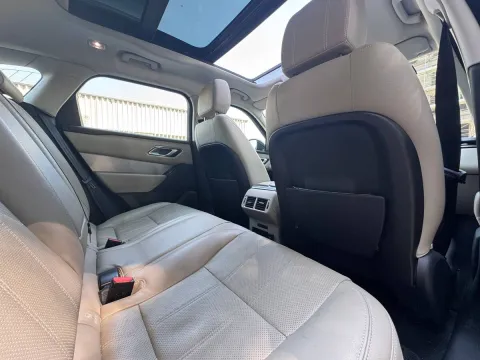Land Rover Range Rover Velar 2.0d i4 R-Dynamic HSE 240cv auto my19 - Immagine 15