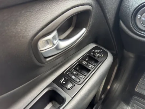 Jeep Renegade 1.6 mjt Limited 2wd 130cv - Immagine 19