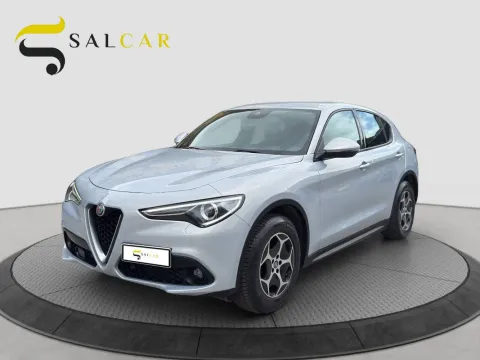 Alfa Romeo Stelvio 2.2 t Business Q4 190cv auto - Immagine 1