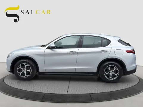 Alfa Romeo Stelvio 2.2 t Business Q4 190cv auto - Immagine 4