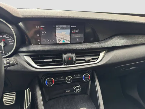 Alfa Romeo Stelvio 2.2 t Business Q4 190cv auto - Immagine 17