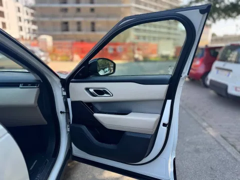 Land Rover Range Rover Velar 2.0d i4 R-Dynamic HSE 240cv auto my19 - Immagine 25