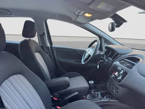 Fiat Punto 5p 1.3 mjt Street s&s 95cv - Immagine 11