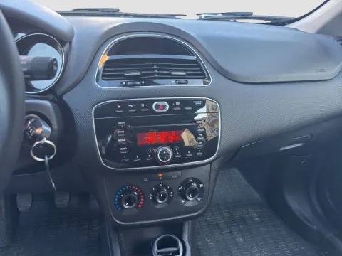 Fiat Punto 5p 1.3 mjt Street s&s 95cv - Immagine 17
