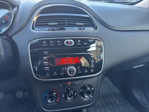 Fiat Punto 5p 1.3 mjt Street s&s 95cv - Immagine 18