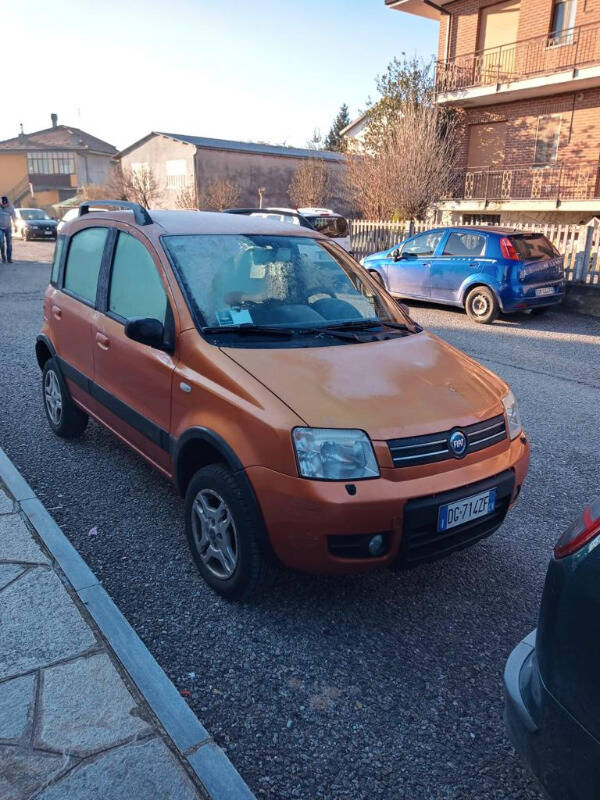 Fiat Panda 1.3 mjt 16v Climbing 4x4 - Immagine 2
