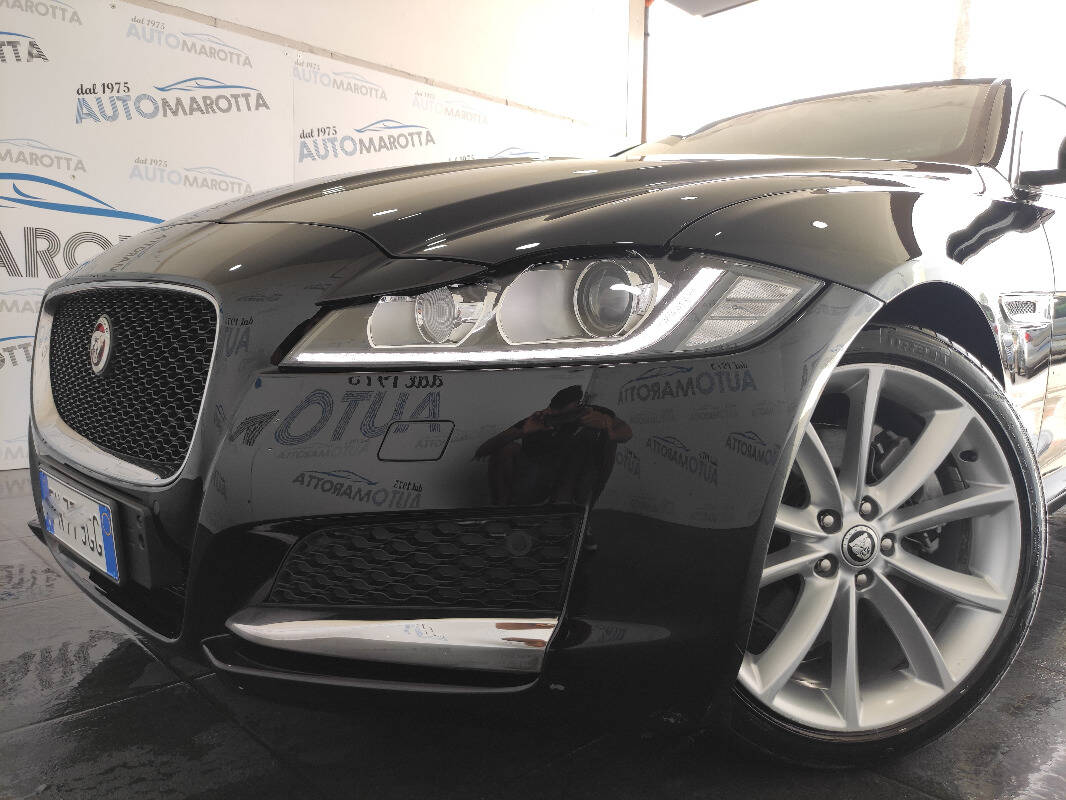 Jaguar XF 2.0d Prestige Business edition 180cv auto - Immagine 2