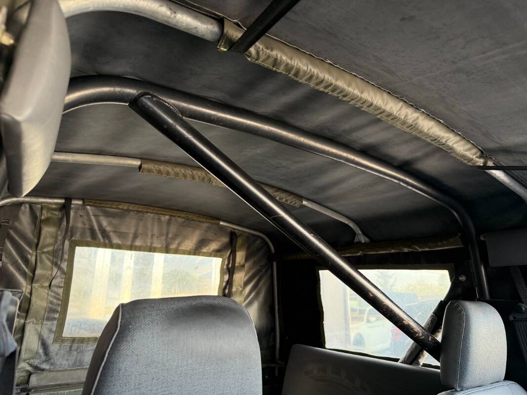 Land Rover Defender 90 2.5 td Soft Top - Immagine 15