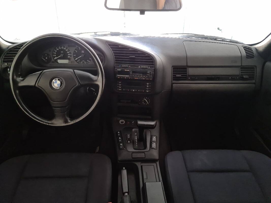 BMW 318i Cabrio c/2airbag auto - Immagine 7