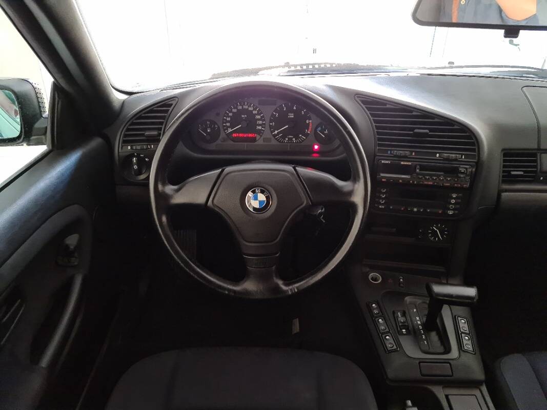 BMW 318i Cabrio c/2airbag auto - Immagine 12