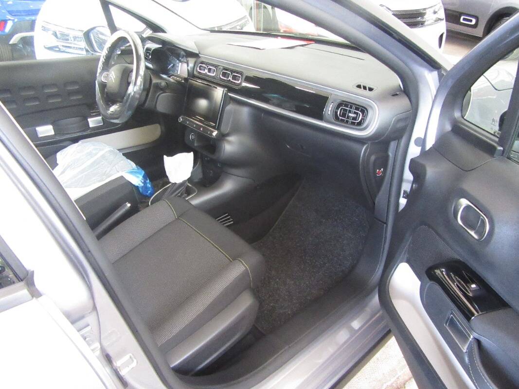 Citroen C3 1.2 puretech Shine s&s 110cv eat6 my20 - Immagine 8