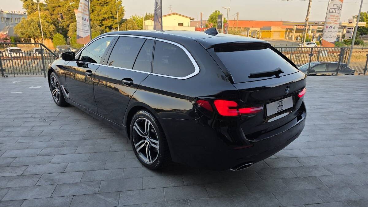 BMW 520d Touring mhev 48V Business auto - Immagine 6