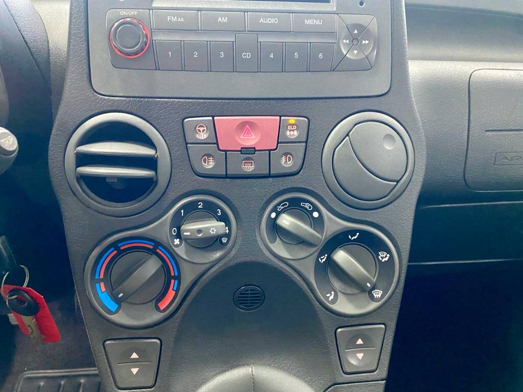 Fiat Panda 1.3 mjt 16v Climbing 4x4 75cv - Immagine 16