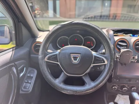 Dacia Duster 1.5 dci Laureate 4x2 s&s 110cv E6 - Immagine 11