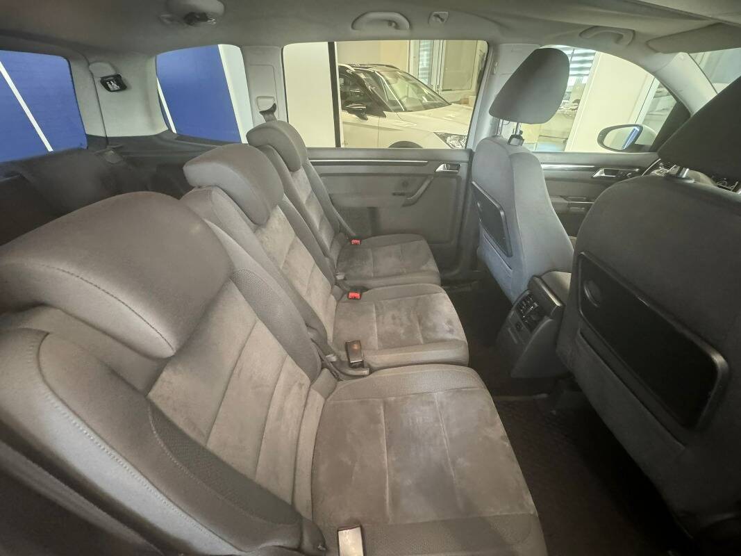 Volkswagen Touran 2.0 tdi Highline dsg - Immagine 17