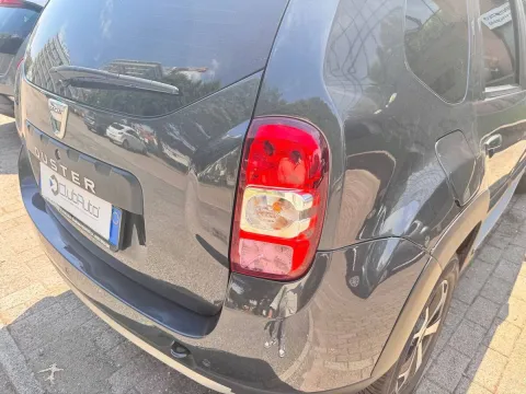 Dacia Duster 1.5 dci Laureate 4x2 s&s 110cv E6 - Immagine 19