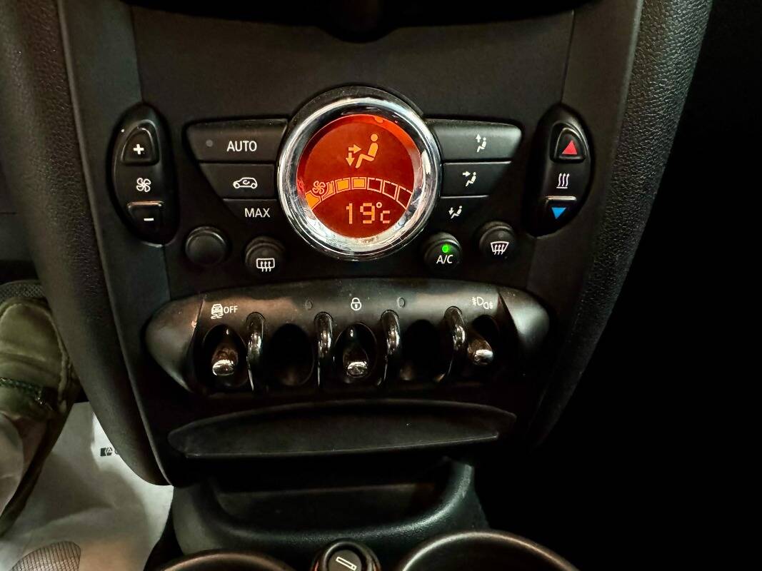 Mini Mini Countryman 2.0 Cooper D auto E6 - Immagine 22