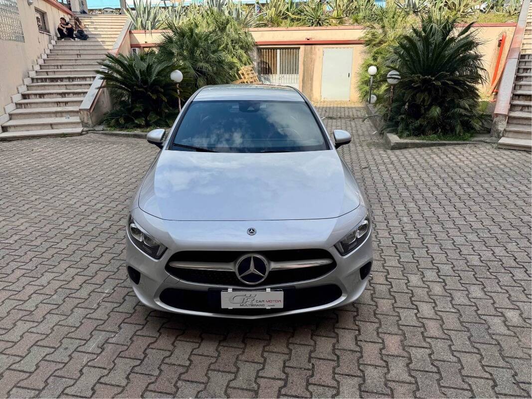Mercedes A 180 d Business auto - Immagine 1