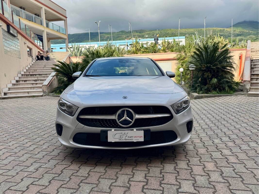 Mercedes A 180 d Business auto - Immagine 9