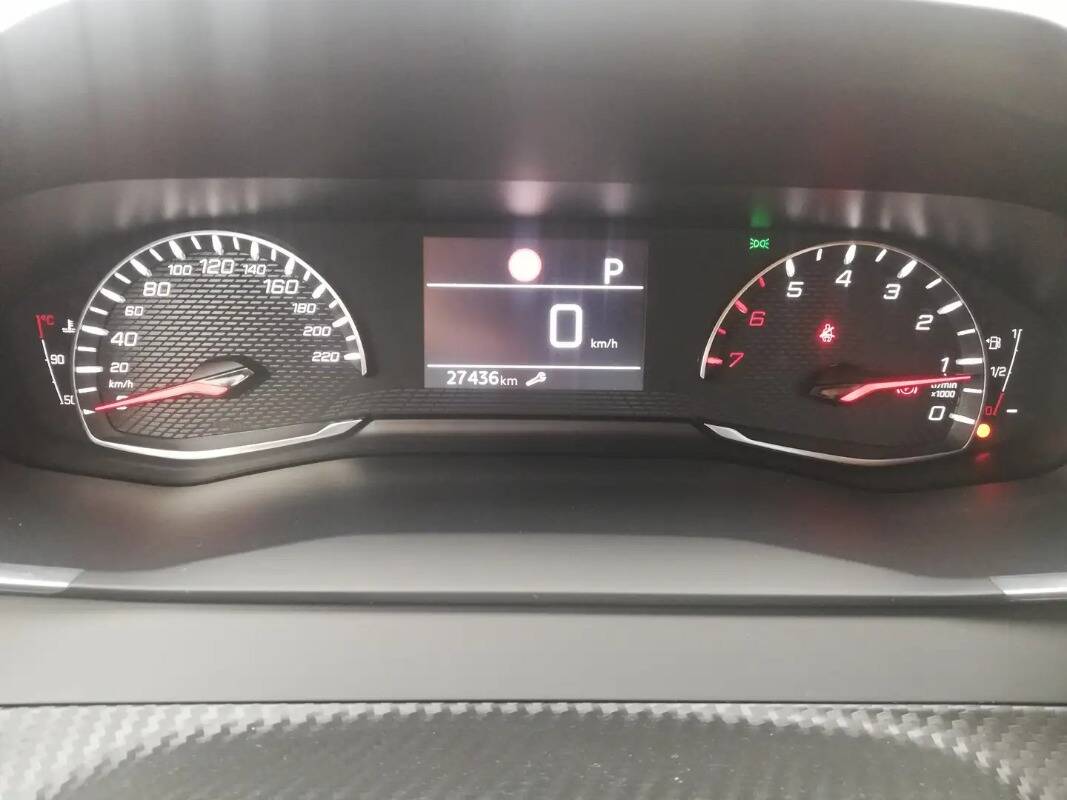 Peugeot 2008 1.5 bluehdi Allure Pack s&s 130cv eat8 - Immagine 9