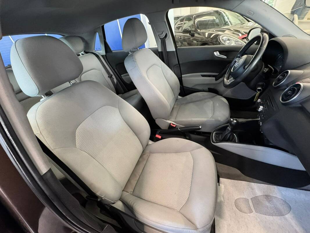 Audi A1 Sportback 1.6 tdi Attraction 90cv - Immagine 11