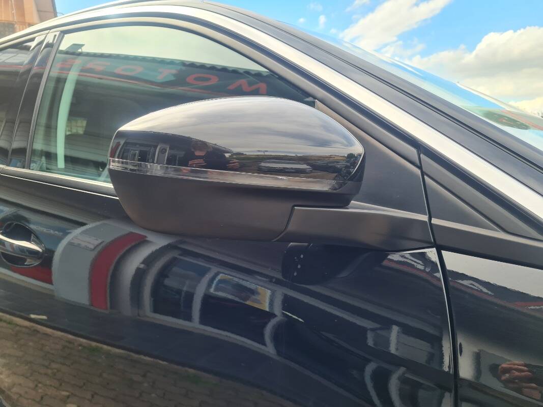 Peugeot 3008 1.5 bluehdi Allure s&s 130cv - Immagine 19